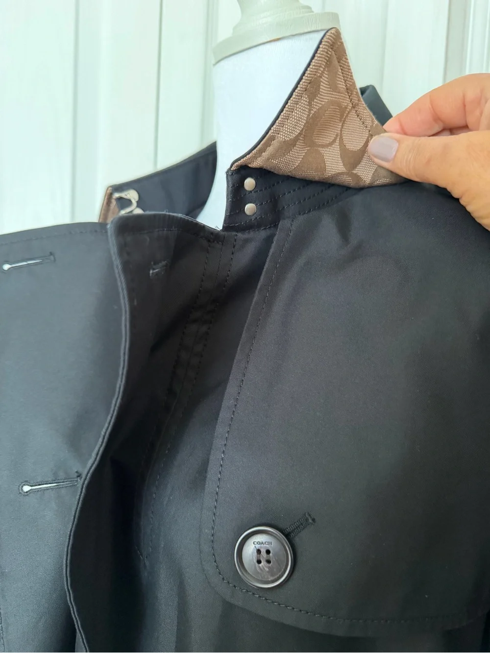 Women’s Black Classic Trench Coat - Timeless Outerwear